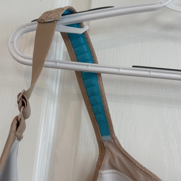 Champion Spot Comfort High-Impact Beige Nude Sports Bra 38DD - Picture 8 of 14